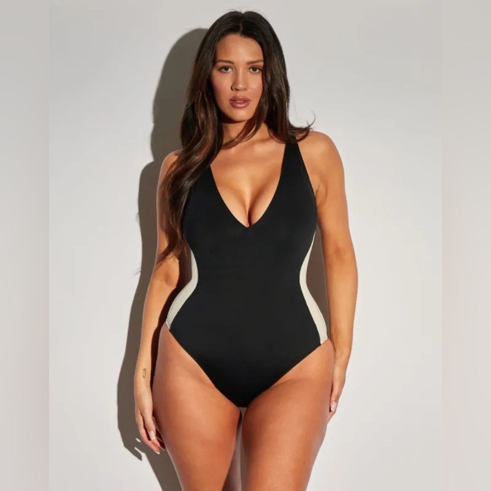 TA3 Womens Plungey Contour Swimsuit Sz Medium Black Oat Snatched Cinch Waist